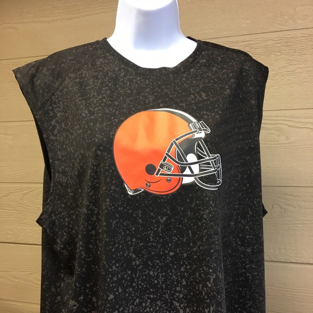 NFL team Apparel Men's Clevland Browns shirt